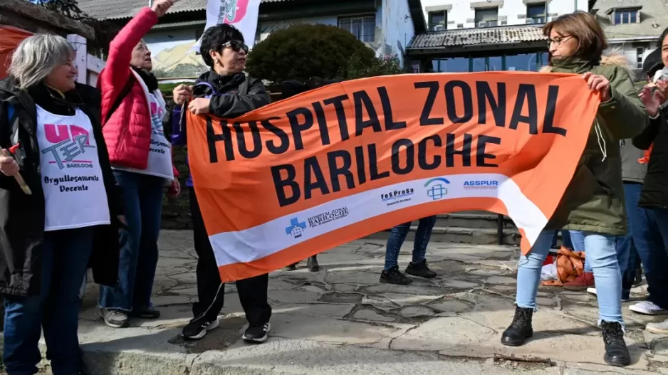 Trabajadores de la salud paran el Hospital Zonal Ramón Carrillo por reclamo salarial