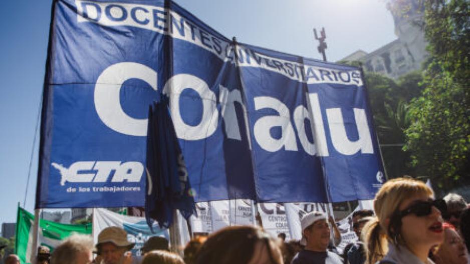 CONADU impulsa “Carpas por la Universidad y la Soberanía” y prepara una nueva Marcha Federal Universitaria CONADU impulsa “Carpas por la Universidad y la Soberanía” y prepara una nueva Marcha Federal Universitaria