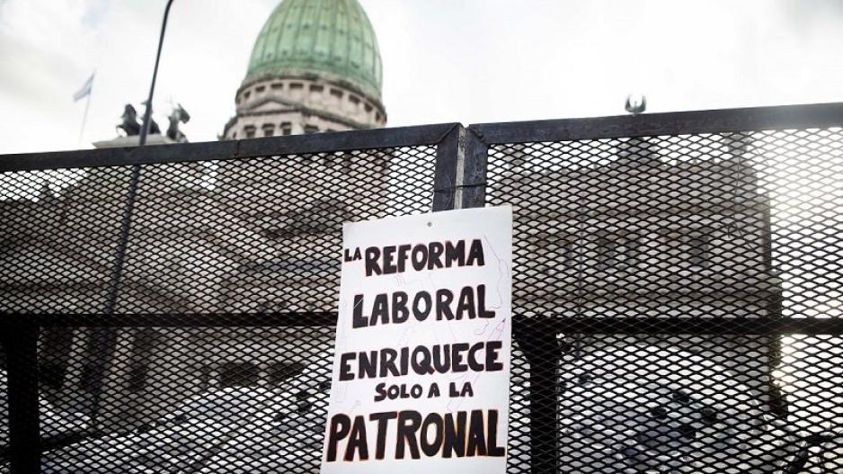 Revés judicial al gobierno por la reforma laboral: rechazan una presentación y cuestionan al procurador por no estar matriculado