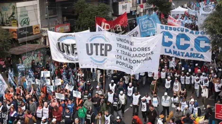 Protestas en todo el país: organizaciones sociales rechazaron la eliminación del salario complementario