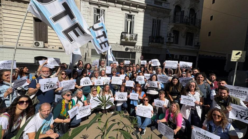 Docentes porteños reclaman reapertura de la mesa salarial ante la aceleración inflacionaria